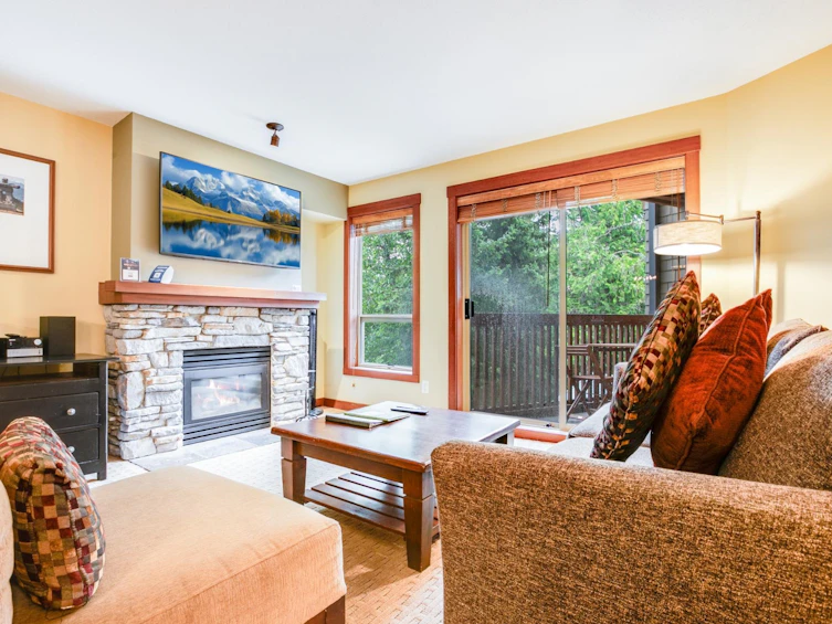 303G2-4653 Blackcomb Way, Whistler, BC, V8E 0Y9 - 2