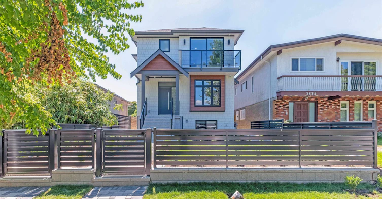 2836 E 16 Avenue, Vancouver, BC, V5M 2M1 - 2