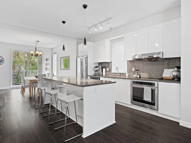 126-5550 Admiral Way, Delta, BC, V4K 0C4 - 3