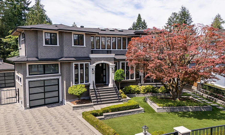 7652 Kerrywood Crescent