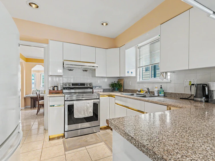 4137 Parker Street, Burnaby, BC, V5C 3C2 - 12