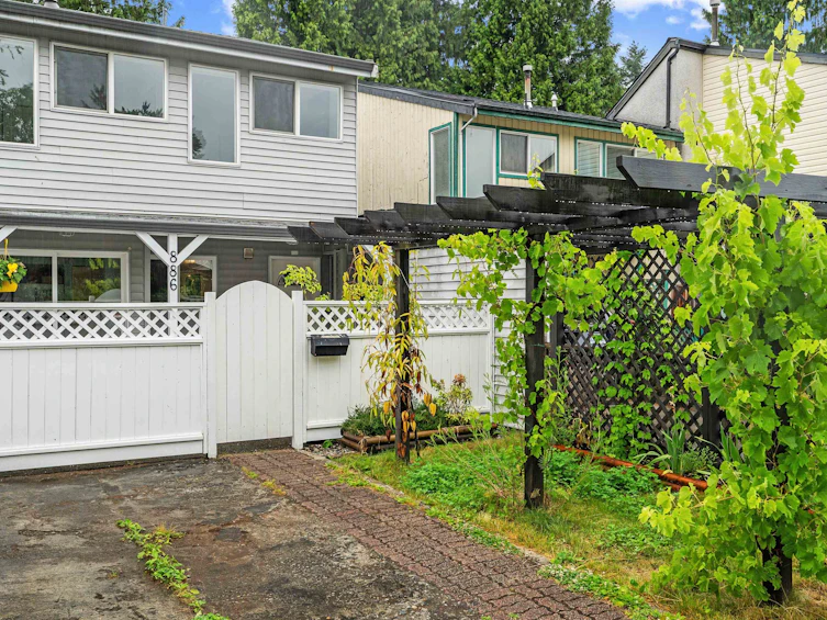 886 Pinebrook Place, Coquitlam, BC, V3C 4B9 - 23