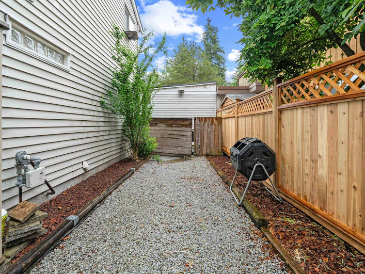 886 Pinebrook Place, Coquitlam, BC, V3C 4B9 - 14
