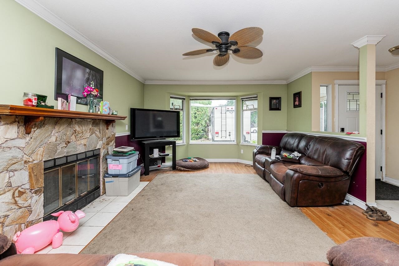 20102 Ditton Street, Maple Ridge, BC, V2X 9H4 - 9