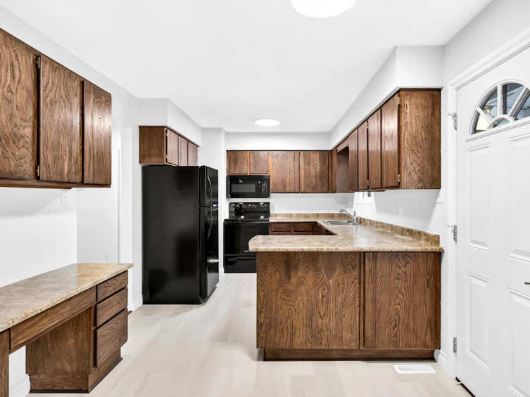 20800 Camwood Avenue, Maple Ridge, BC, V2X 2P1 - 11