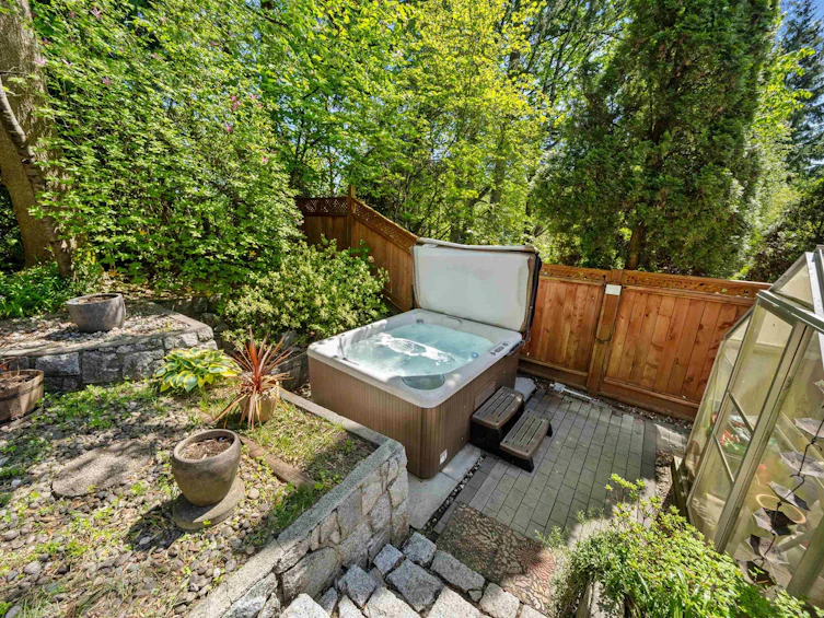 1405 Glenview Court, Coquitlam, BC, V3E 2P5 - 34
