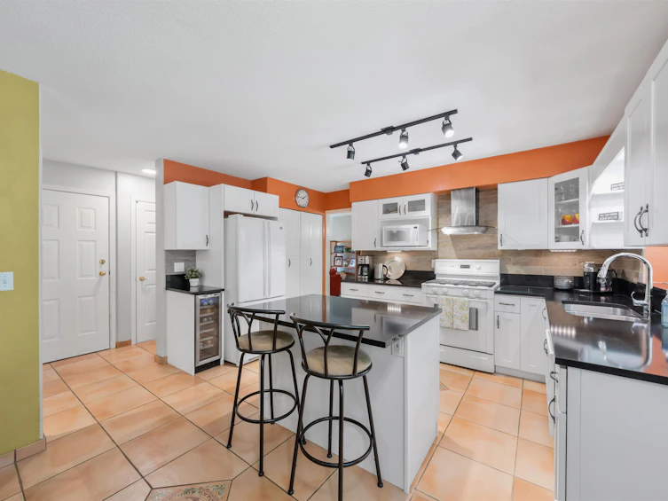 1405 Glenview Court, Coquitlam, BC, V3E 2P5 - 10