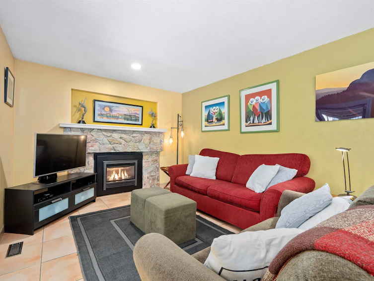 1405 Glenview Court, Coquitlam, BC, V3E 2P5 - 11
