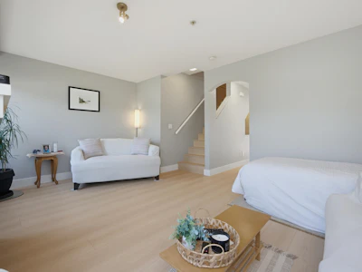 93-15833 26 Avenue - 3