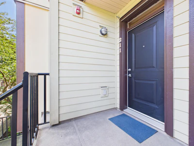 211-5588 Patterson Avenue - 3
