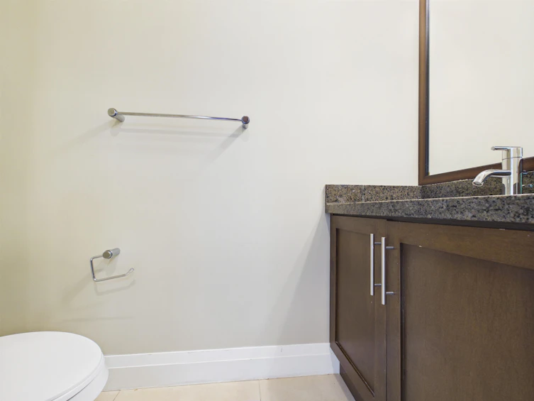 211-5588 Patterson Avenue, Burnaby, BC, V5H 0A7 - 10