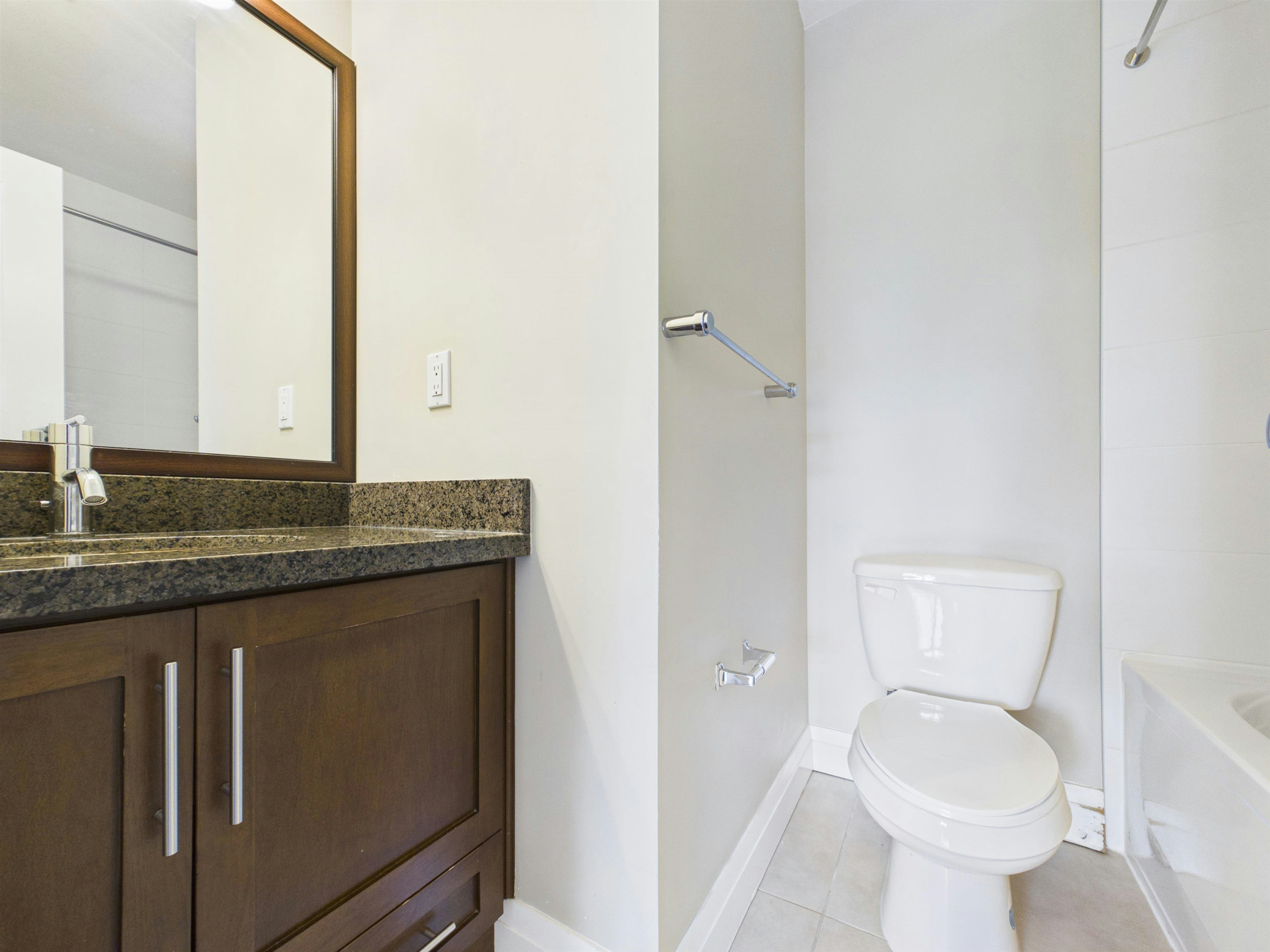 211-5588 Patterson Avenue, Burnaby, BC, V5H 0A7 - 19