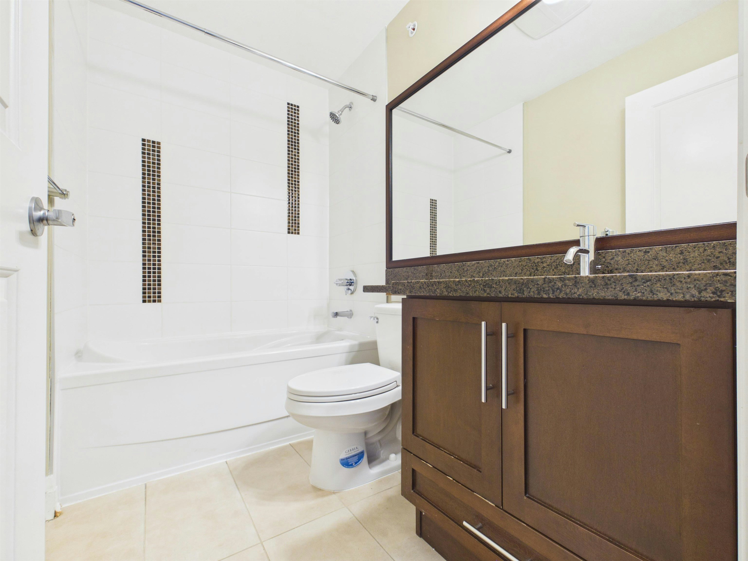 211-5588 Patterson Avenue, Burnaby, BC, V5H 0A7 - 14