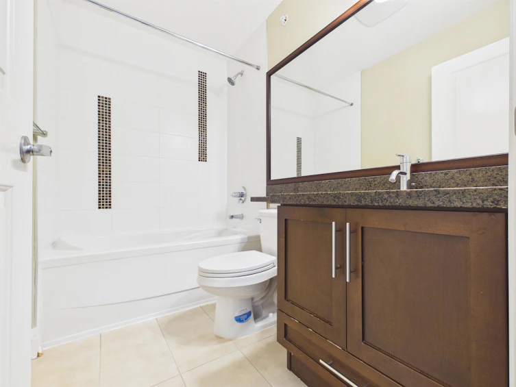 211-5588 Patterson Avenue, Burnaby, BC, V5H 0A7 - 14