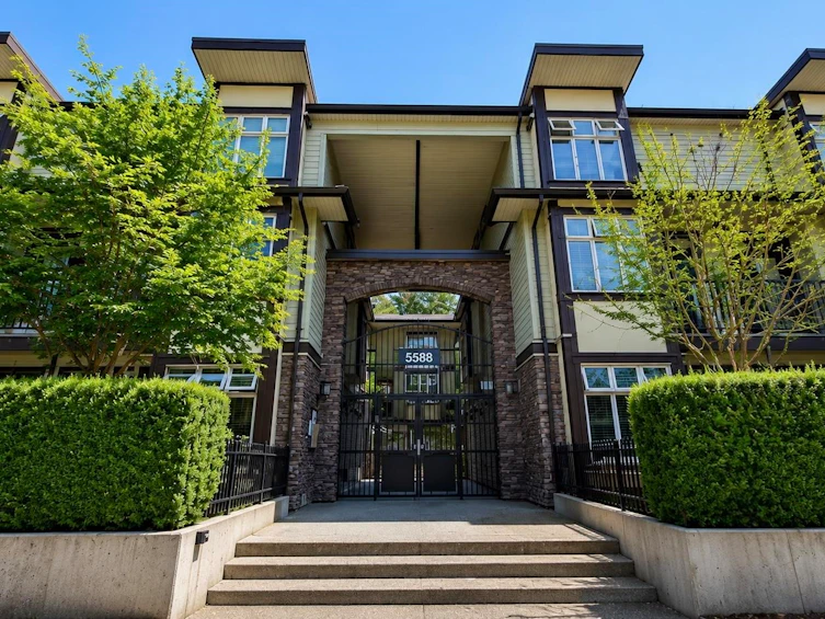 211-5588 Patterson Avenue, Burnaby, BC, V5H 0A7 - 2