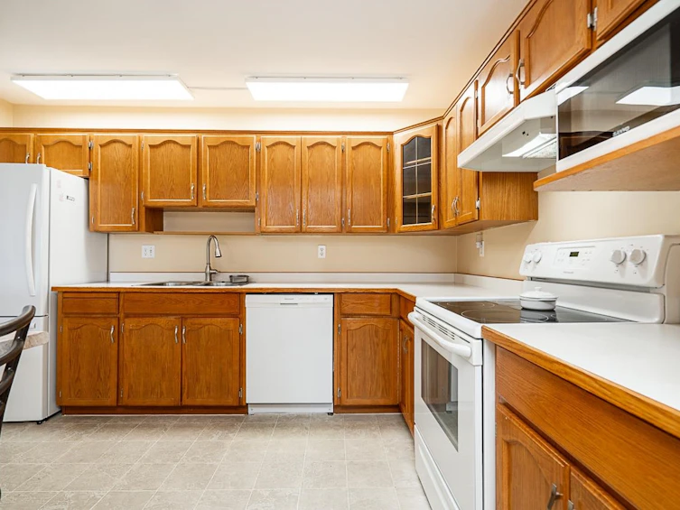 302-11601 227 Street, Maple Ridge, BC, V2X 0J7 - 12