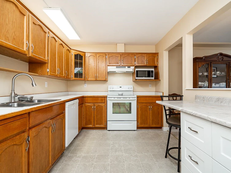 302-11601 227 Street, Maple Ridge, BC, V2X 0J7 - 13