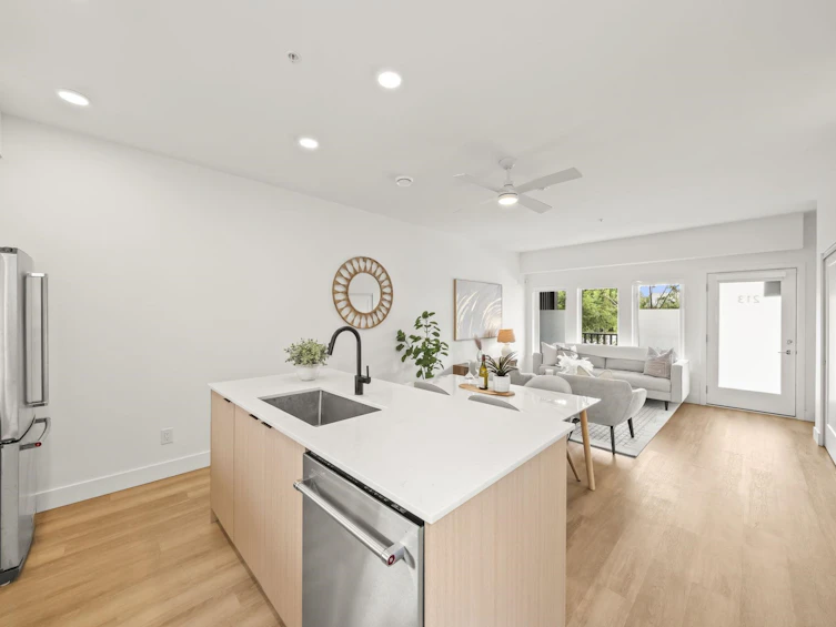 213-1306 Laval Square, Coquitlam, BC, V3K 0H4 - 11