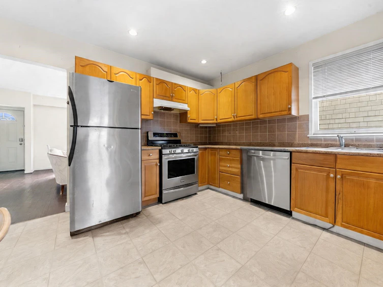 339 E 41st Avenue, Vancouver, BC, V5W 1N9 - 13
