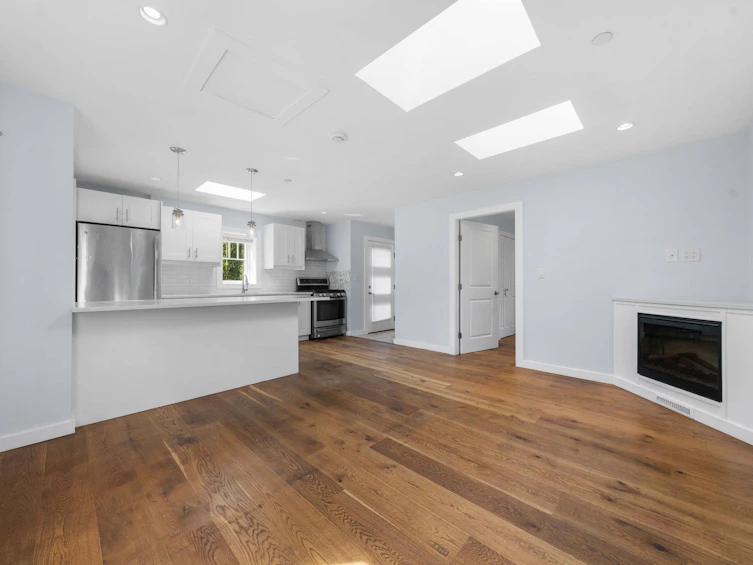 339 E 41st Avenue, Vancouver, BC, V5W 1N9 - 5