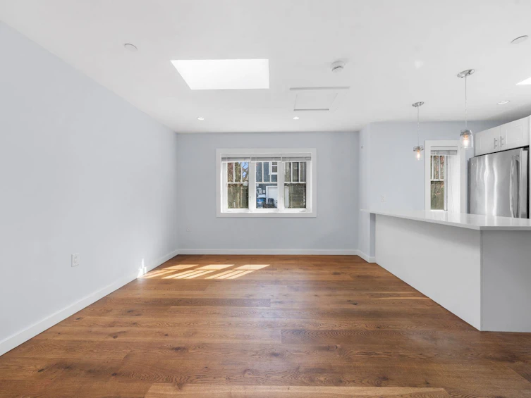 339 E 41st Avenue, Vancouver, BC, V5W 1N9 - 7