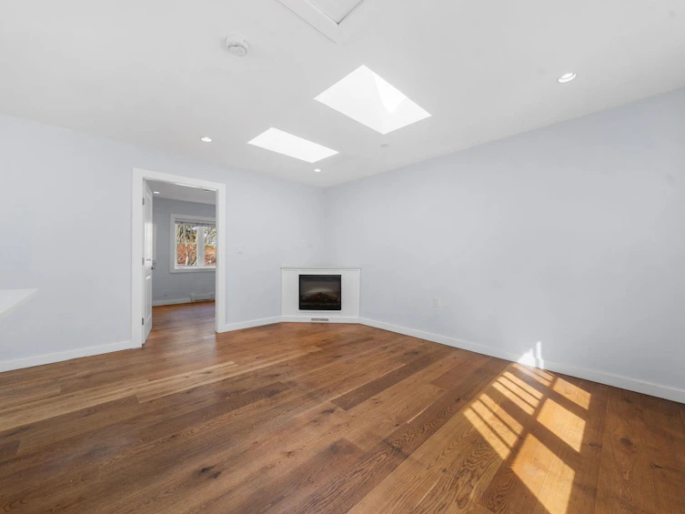 339 E 41st Avenue, Vancouver, BC, V5W 1N9 - 6