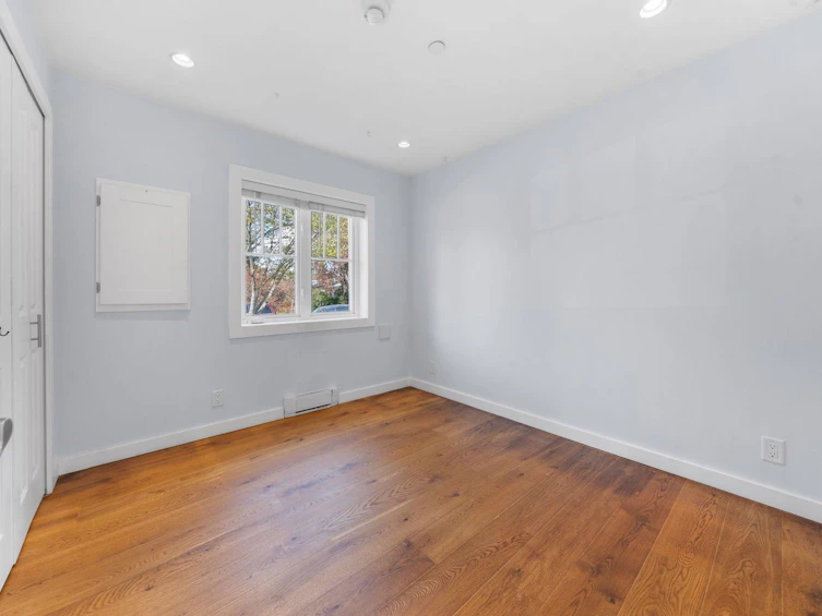 339 E 41st Avenue, Vancouver, BC, V5W 1N9 - 8