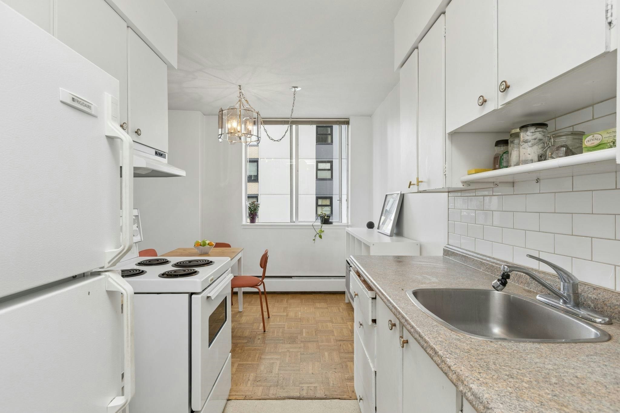 1004-1251 Cardero Street, Vancouver, BC, V6G 2H9 - 13