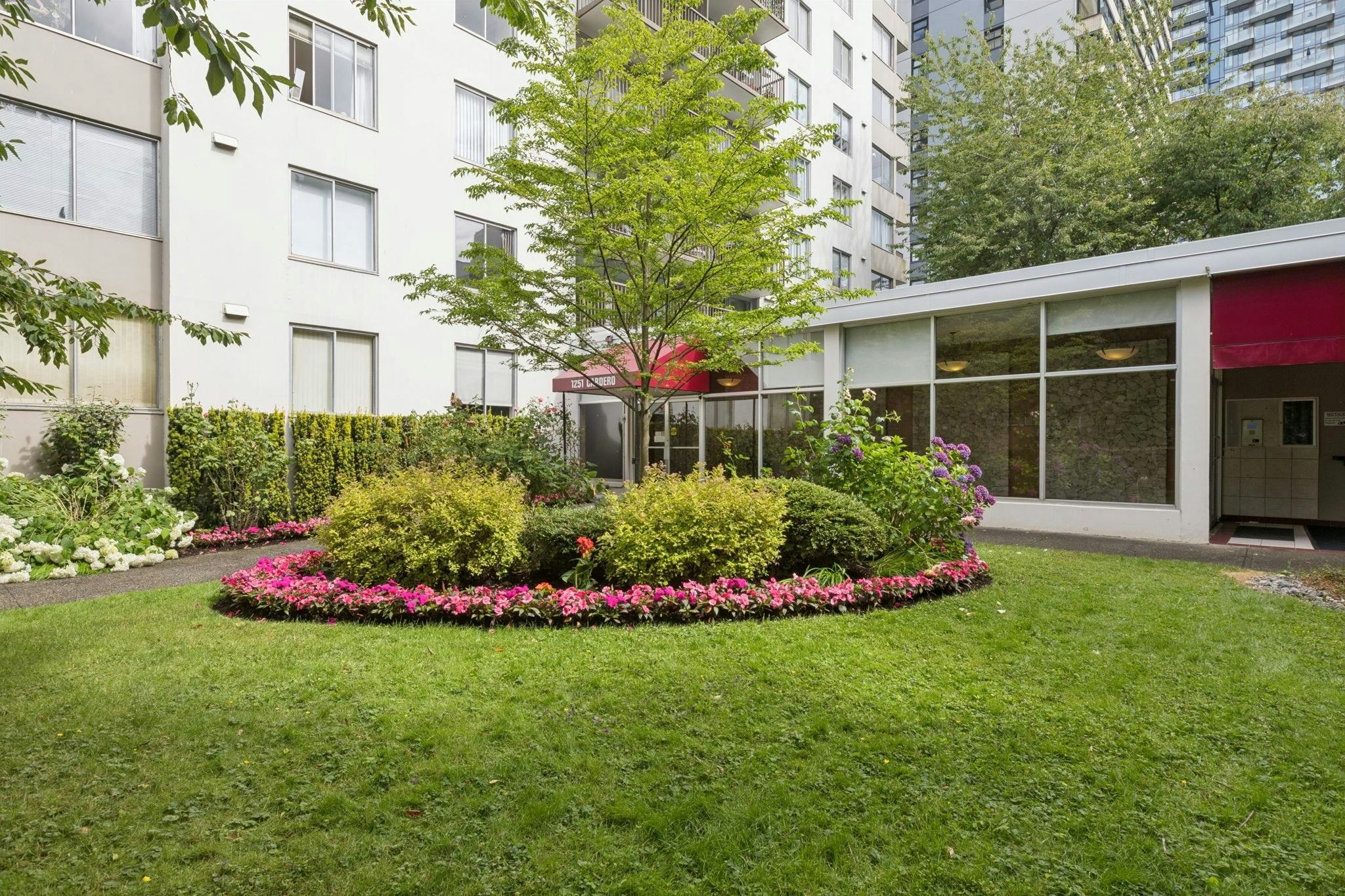 1004-1251 Cardero Street, Vancouver, BC, V6G 2H9 - 27