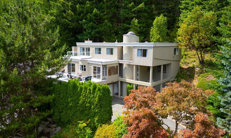 4895 Northwood Drive