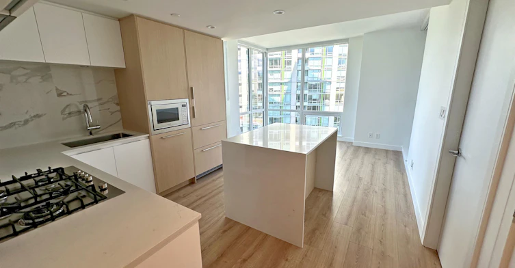 1402-1500 Fern Street, North Vancouver, BC, V7J 0E6 - 3