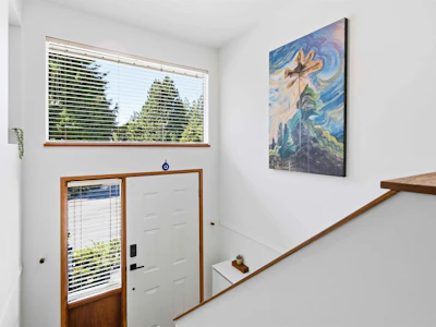 9030 James Place - 3