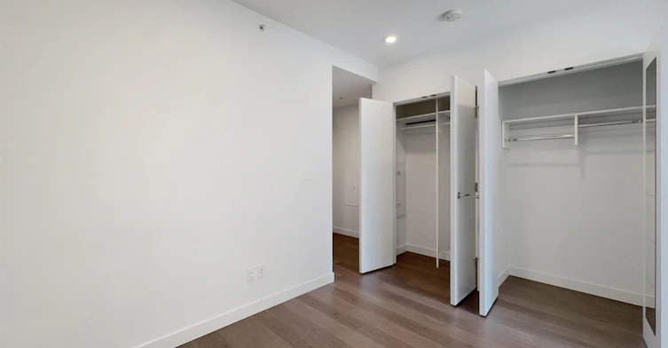 9xx-4670 Assembly Way, Burnaby, BC, V5H 0H3 - 9
