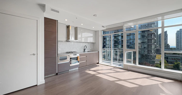 9xx-4670 Assembly Way, Burnaby, BC, V5H 0H3