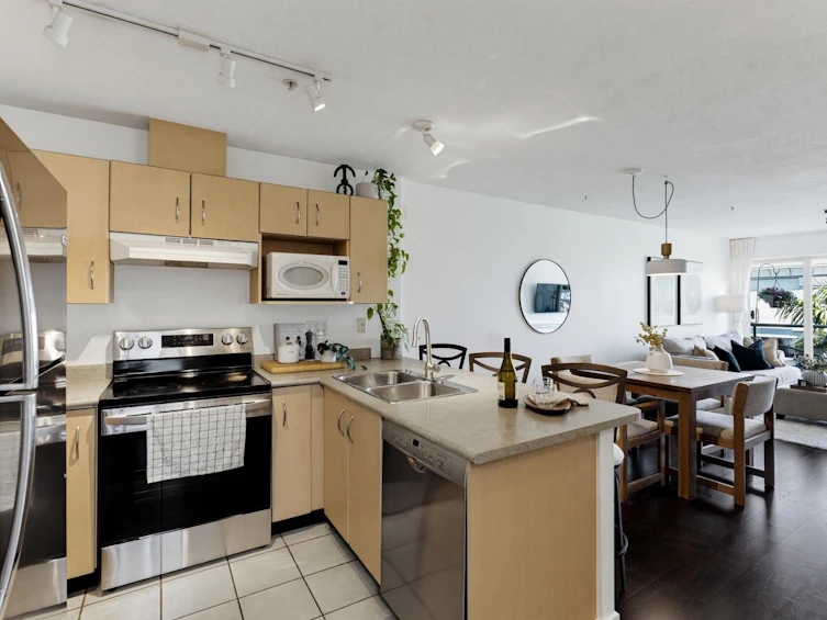 323-332 Lonsdale Avenue, North Vancouver, BC, V7M 3M5 - 14