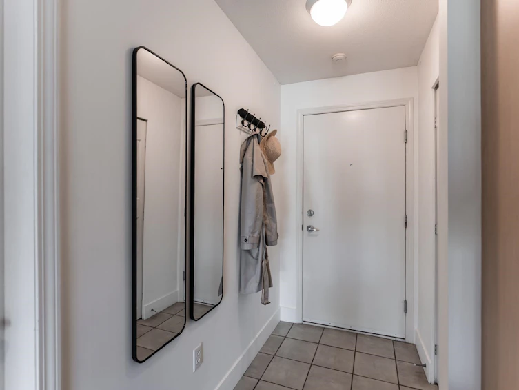 323-332 Lonsdale Avenue, North Vancouver, BC, V7M 3M5 - 24