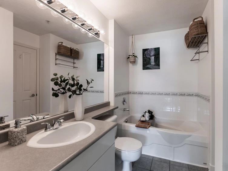 323-332 Lonsdale Avenue, North Vancouver, BC, V7M 3M5 - 19