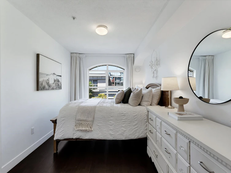 323-332 Lonsdale Avenue, North Vancouver, BC, V7M 3M5 - 17