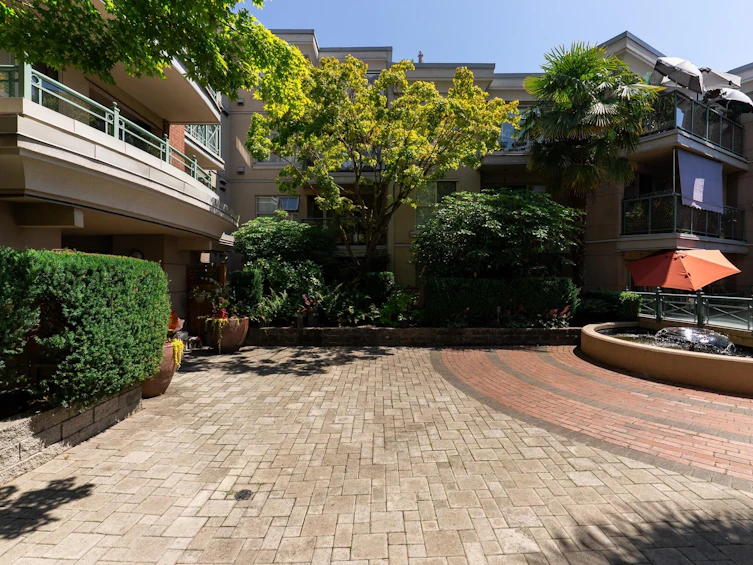 323-332 Lonsdale Avenue, North Vancouver, BC, V7M 3M5 - 33