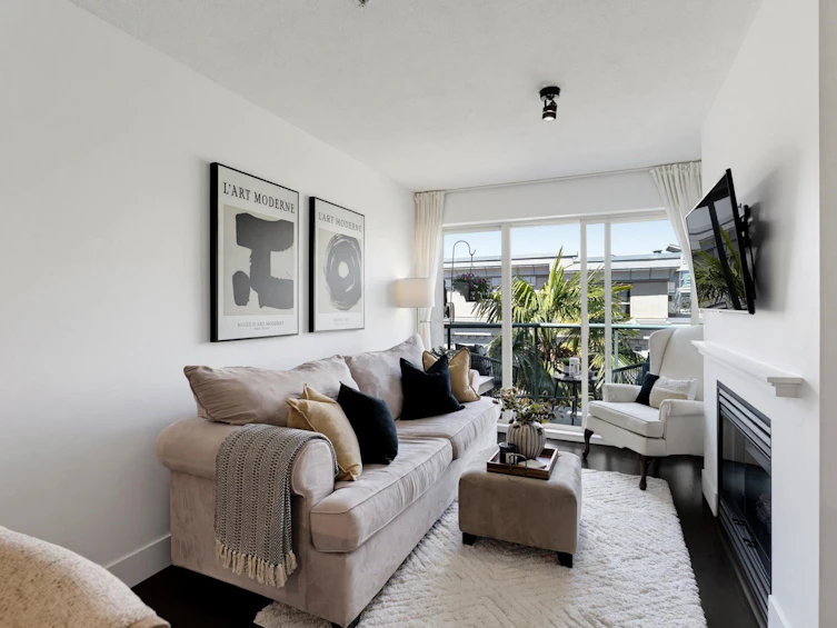 323-332 Lonsdale Avenue, North Vancouver, BC, V7M 3M5 - 5