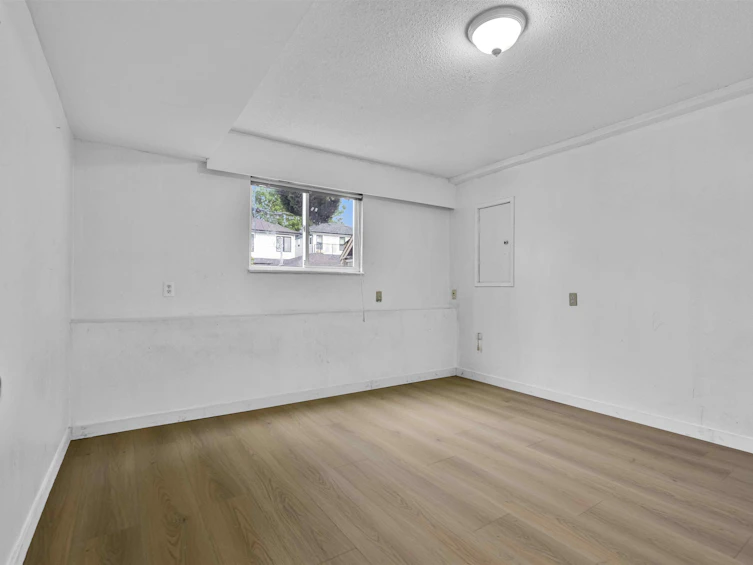 1020 E King Edward Avenue, Vancouver, BC, V5V 2E9 - 32
