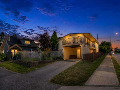 1020 E King Edward Avenue - 4