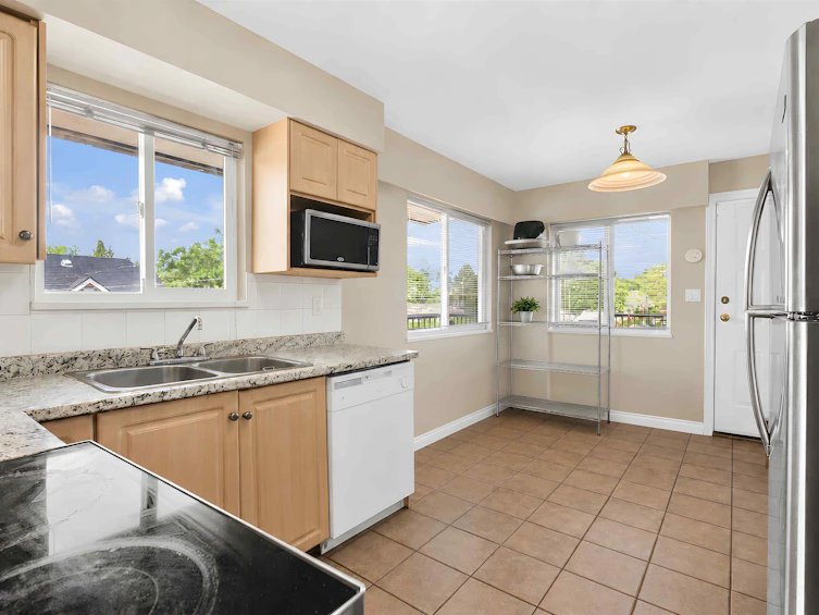 1020 E King Edward Avenue, Vancouver, BC, V5V 2E9 - 13