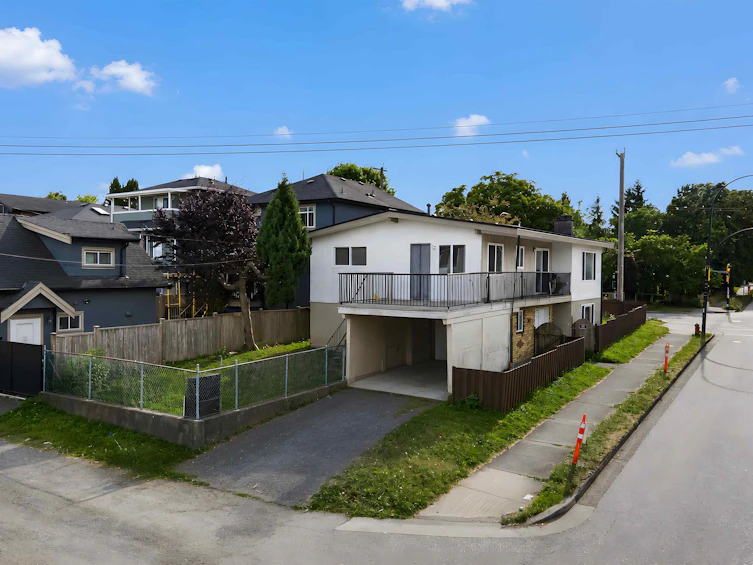 1020 E King Edward Avenue, Vancouver, BC, V5V 2E9 - 5