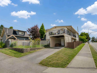 1020 E King Edward Avenue - 3