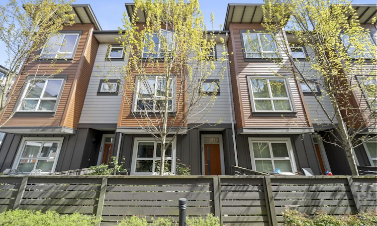 31-10311 River Drive