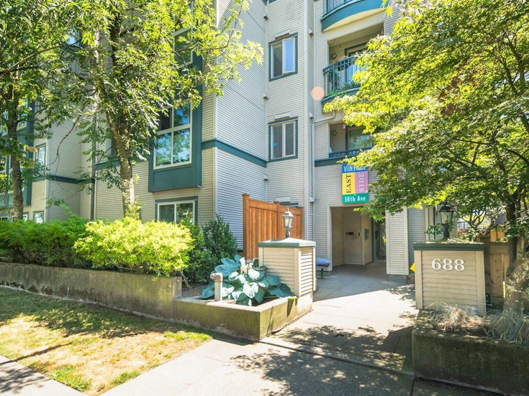 209-688 E 16th Avenue, Vancouver, BC, V5T 2V4