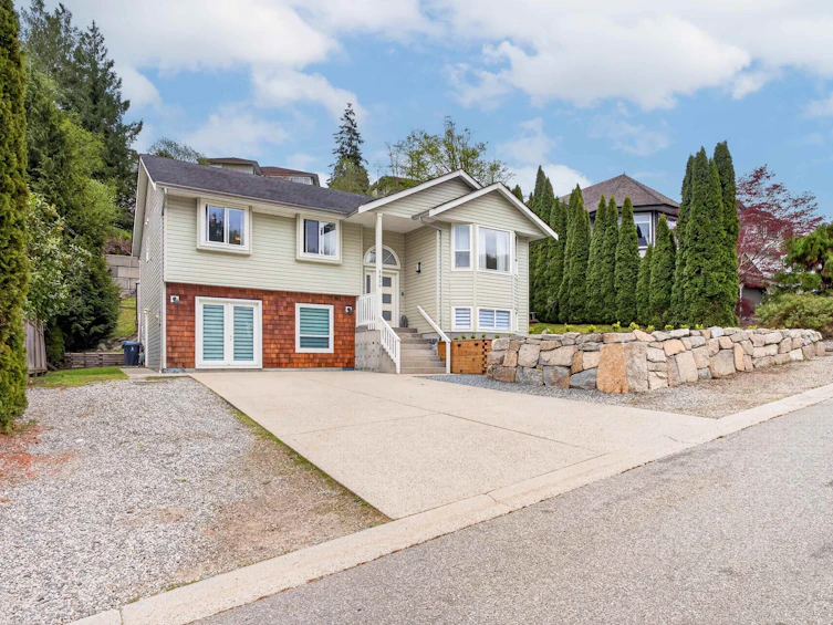 5830 Heron Place, Sechelt, BC, V7Z 0R3