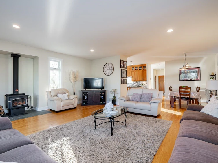 3302 168 Street, Surrey, BC, V3Z 1E4 - 5