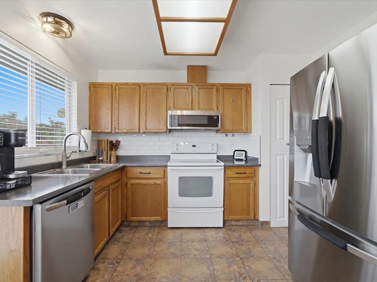 18839 Ford Road, Pitt Meadows, BC, V3Y 2K5 - 12